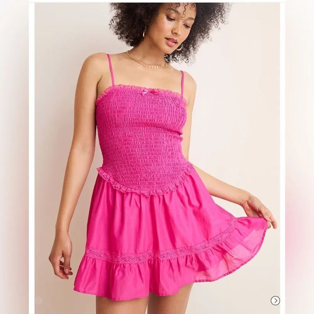 NWT SZ L Francesca’s *Hot Pink* Hadley Drop Waist Smocked Magenta Mini Dress